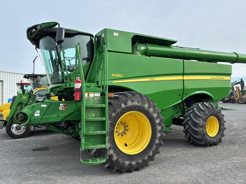 2013 John Deere S680 Equipment Image0