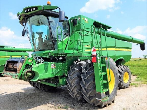 Main image John Deere S680