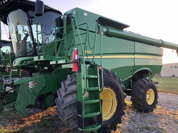 Image of John Deere S680 Primary image