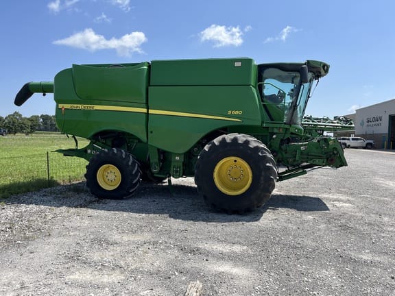2013 John Deere S680 Equipment Image0