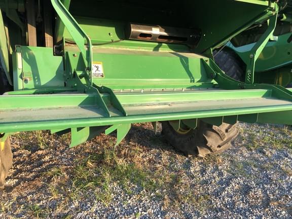 Image of John Deere S680 equipment image 3