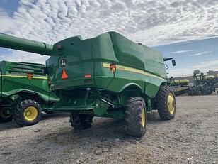 Main image John Deere S680 12