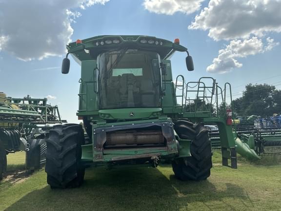 Image of John Deere S680 equipment image 2