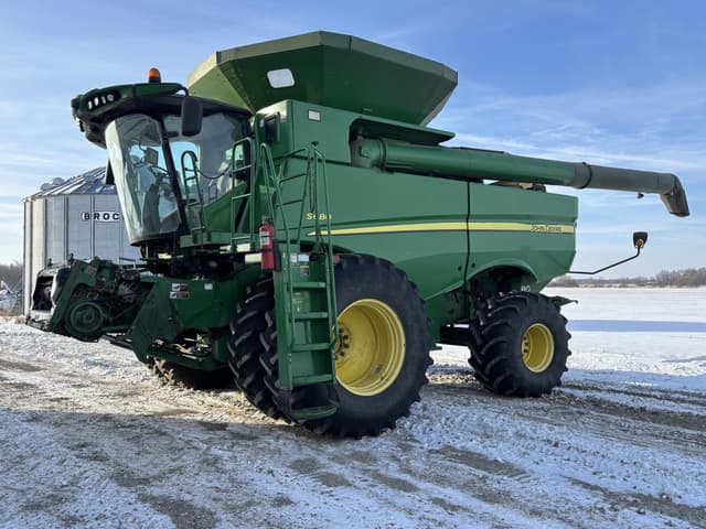 Image of John Deere S680 equipment image 2