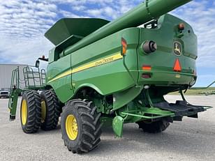 Main image John Deere S680 7