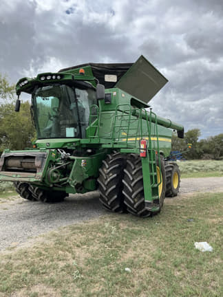 Main image John Deere S680
