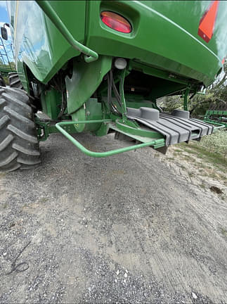 Image of John Deere S680 equipment image 4