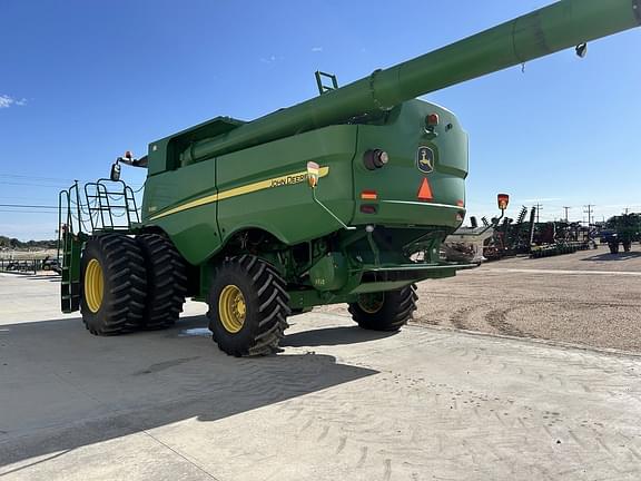 Image of John Deere S680 equipment image 1