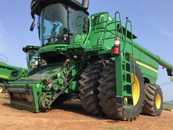 Main image John Deere S680