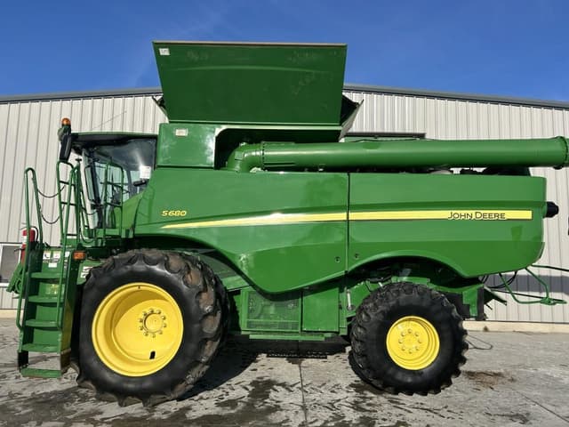 Image of John Deere S680 equipment image 2