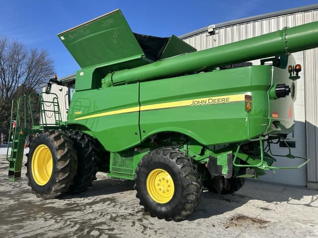 Image of John Deere S680 equipment image 4