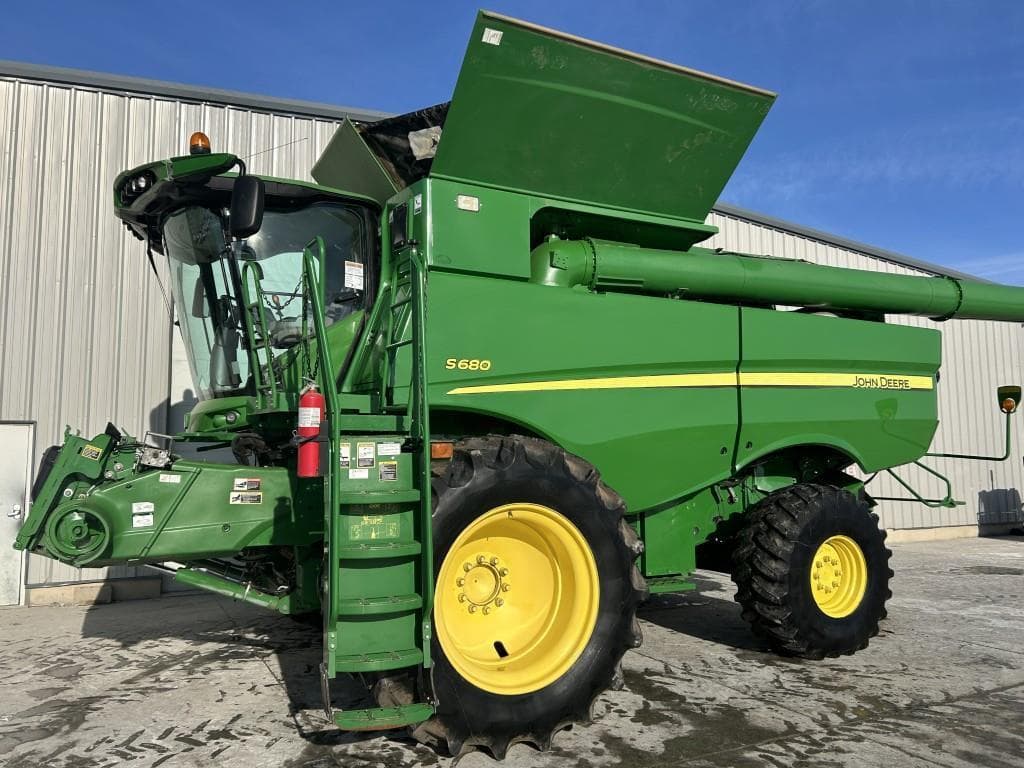 Image of John Deere S680 Primary image