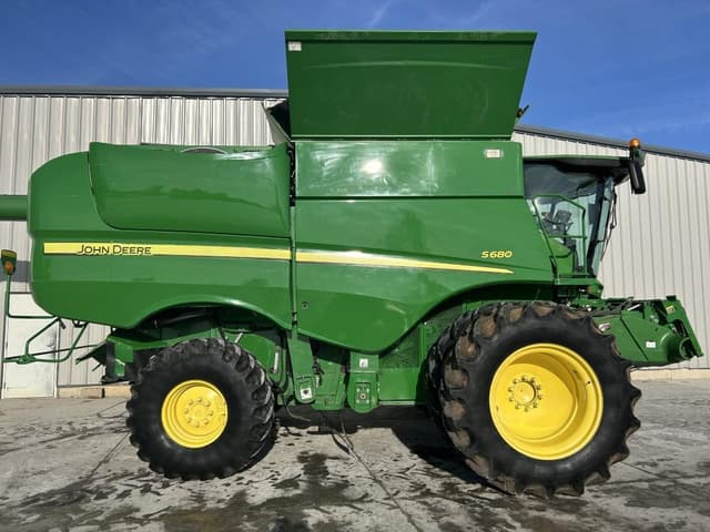 Image of John Deere S680 equipment image 3