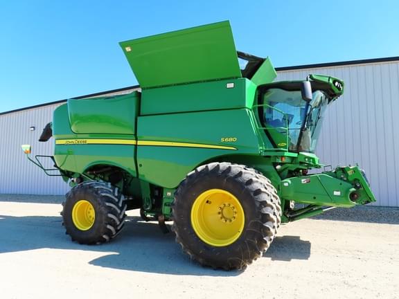 Image of John Deere S680 Primary image