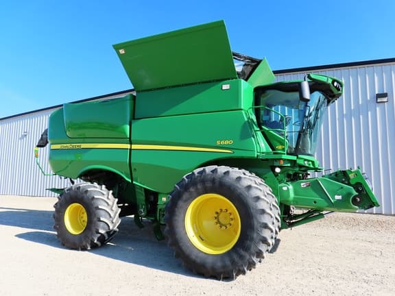 Image of John Deere S680 Primary image