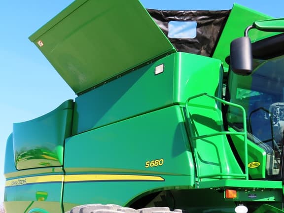 Image of John Deere S680 equipment image 2