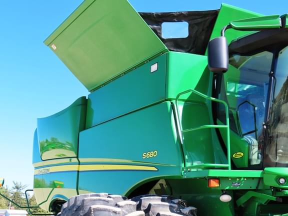 Image of John Deere S680 equipment image 4