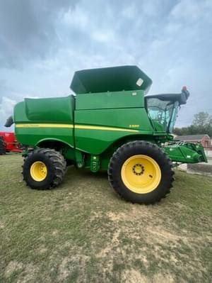 2013 John Deere S680 Image