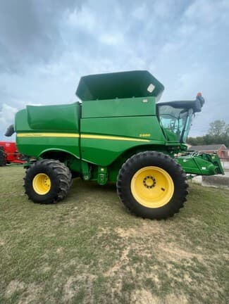 Main image John Deere S680
