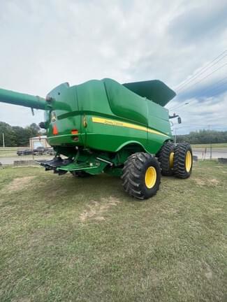 Image of John Deere S680 equipment image 2