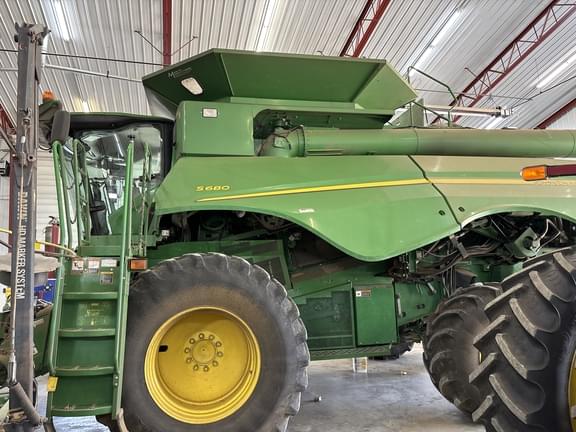 Image of John Deere S680 equipment image 2