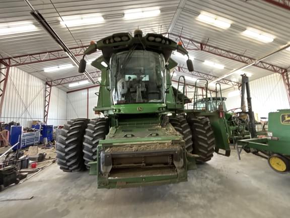 Image of John Deere S680 equipment image 4