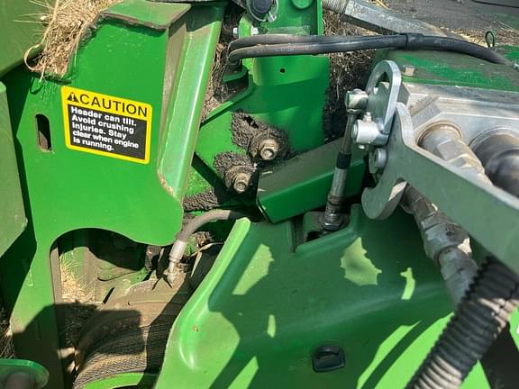 Image of John Deere S680 equipment image 4