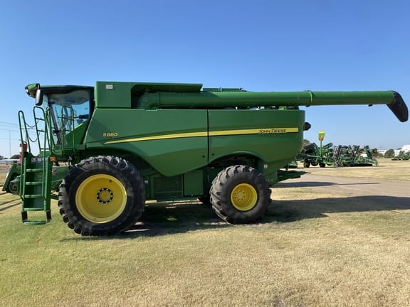 Main image John Deere S680