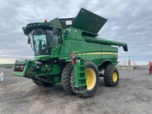 2013 John Deere S680 Image