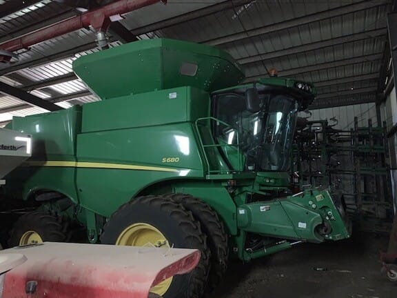 Main image John Deere S680