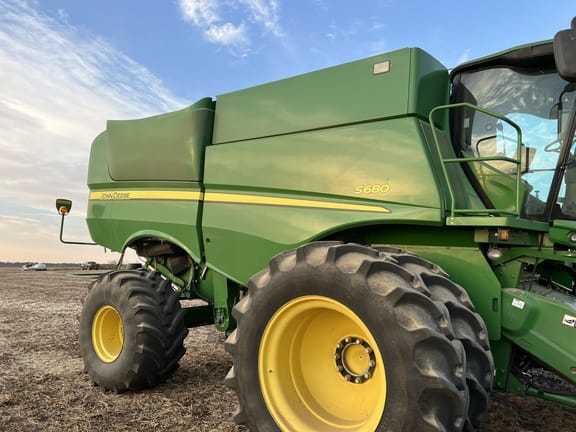 Main image John Deere S680