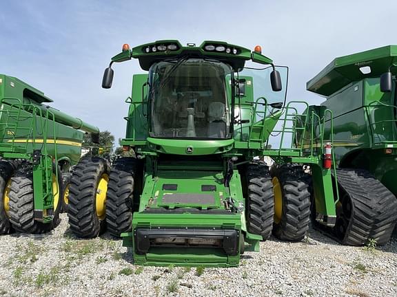 Image of John Deere S680 equipment image 1