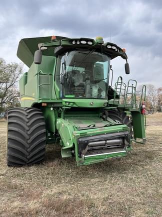 Main image John Deere S680