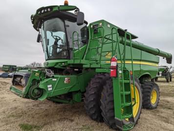 Main image John Deere S680