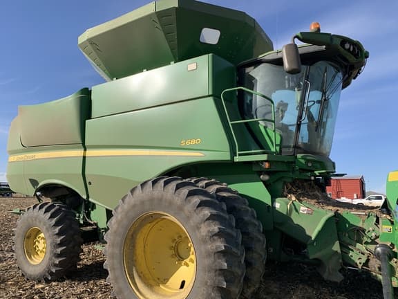 Image of John Deere S680 equipment image 2