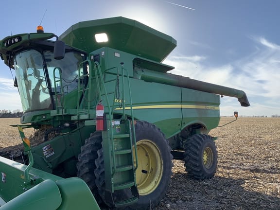 2013 John Deere S680 Equipment Image0