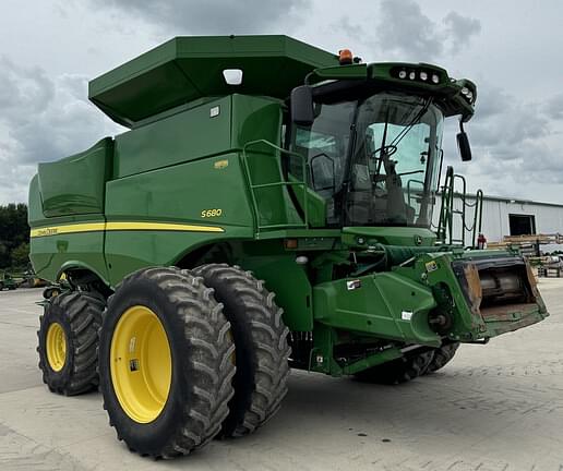 Image of John Deere S680 equipment image 2