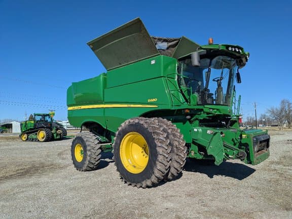 Image of John Deere S680 equipment image 4