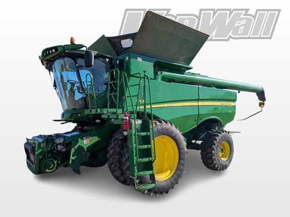 2013 John Deere S680 Equipment Image0