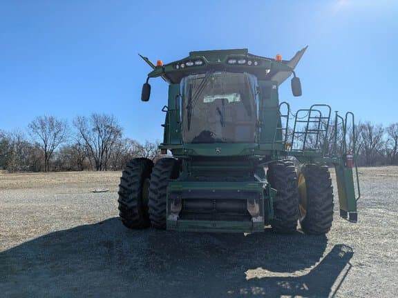 Image of John Deere S680 equipment image 2