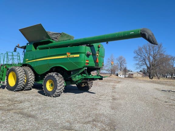 Image of John Deere S680 equipment image 2