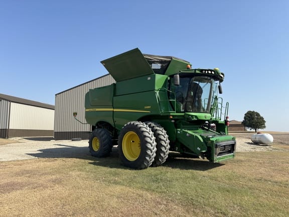 2013 John Deere S680 Equipment Image0
