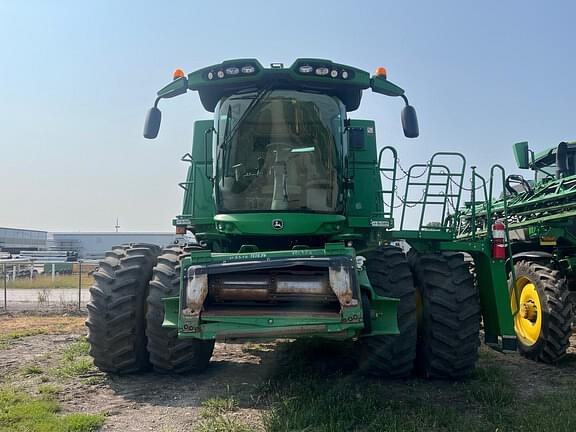 Image of John Deere S680 equipment image 1
