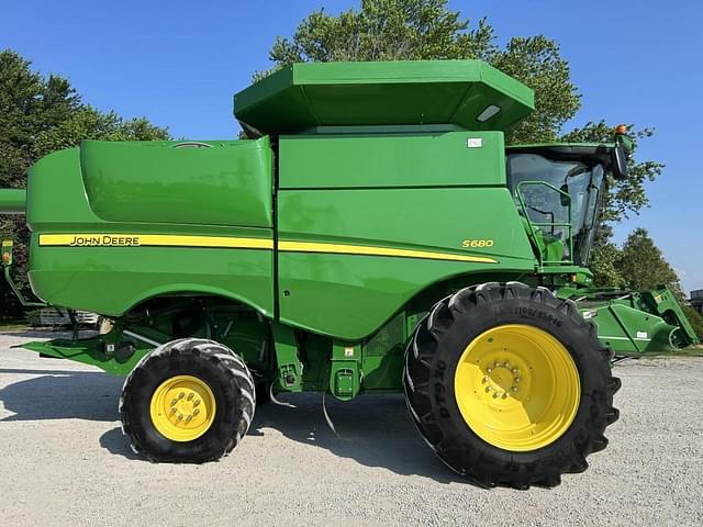 Image of John Deere S680 equipment image 3