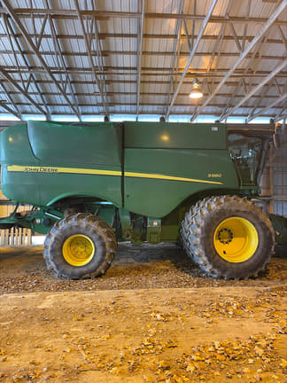 Image of John Deere S680 Primary image