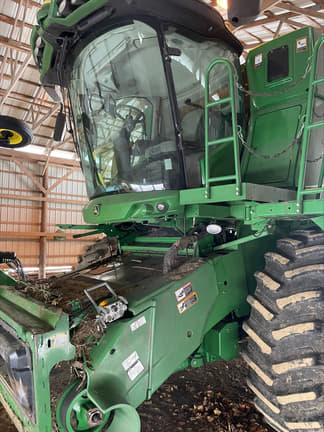 Image of John Deere S680 equipment image 4