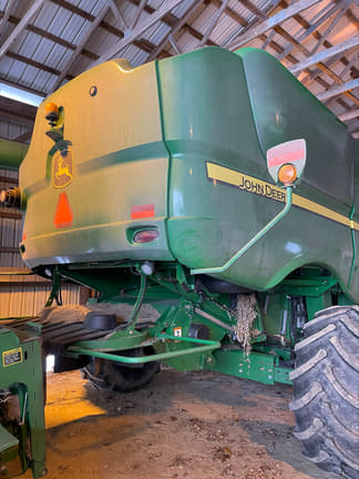 Image of John Deere S680 equipment image 1