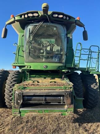Main image John Deere S680