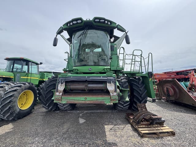 Image of John Deere S680 equipment image 4