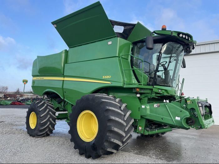 Main image John Deere S680